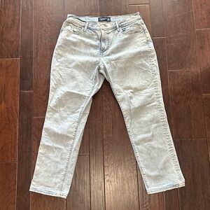 Abercrombie & Fitch signature stretch athletic straight